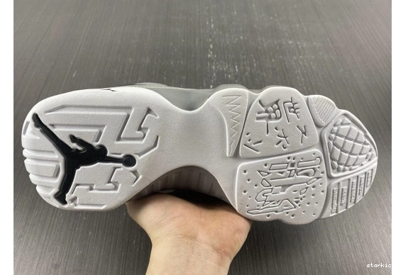 CT8019-060 CT8019-060 Grey Retro 9 Jordan Particle 0502